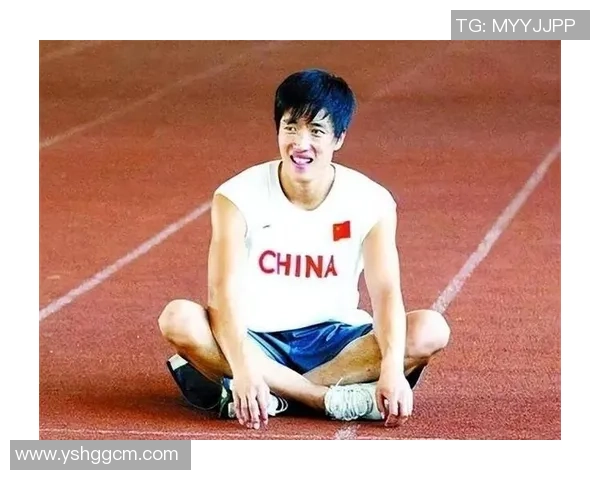 马丁内斯的传奇之路：从草根到世界足球舞台的辉煌历程